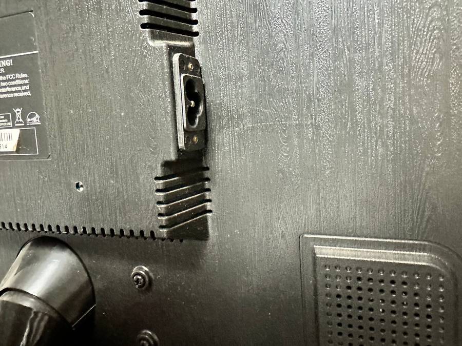 Mecer 18 inch monitor