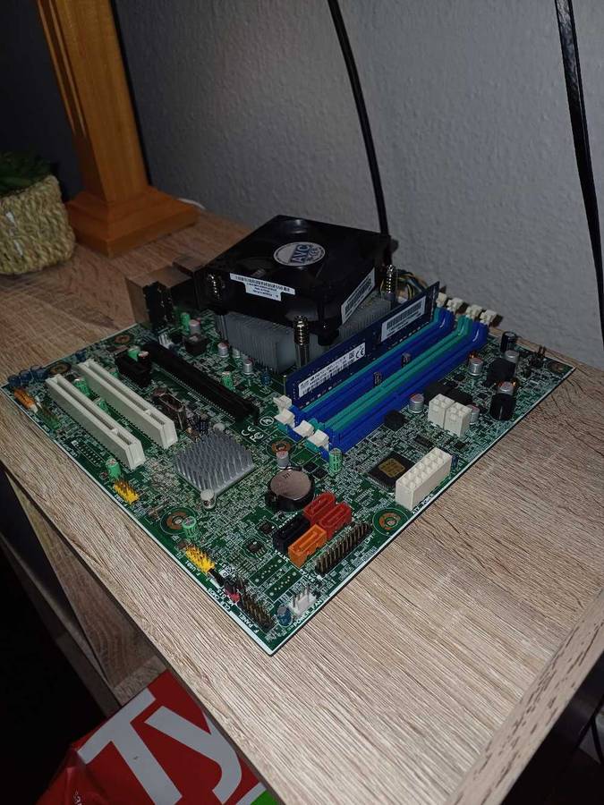 Motherboard from Lenovo ThinkCenter M92p desktop  CPU AND RAM IS INCLUDED