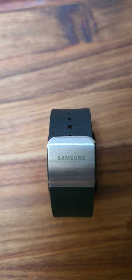 Unused Samsung gear 2 smartwatch 100% working condition