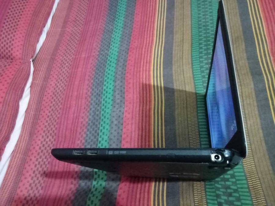 Acer E1-570 Core i3/12 Gig Ram/500 Gig HHD/Intel HD GFX Laptop
