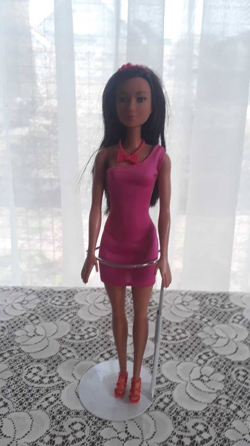 Asian Barbie 2015 - Mint condition
