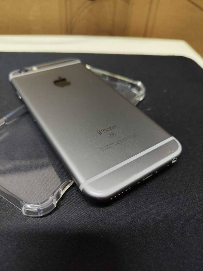 iPhone 6s 64 GB EXCELLENT CONDITION 99% Battery Health