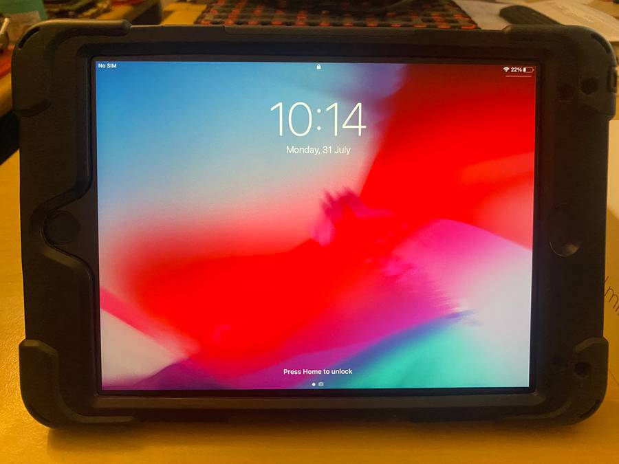 iPad Mini 4 (128GB Wi-Fi + Cellular)