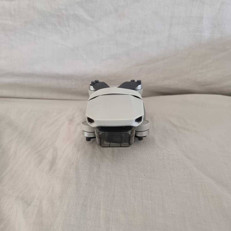 DJI Mini 2 SE Fly more Combo (2 Months old)