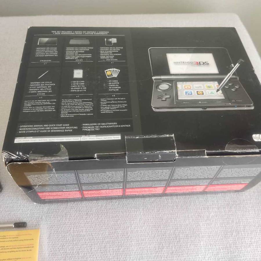Nintendo 3ds European region Console +box