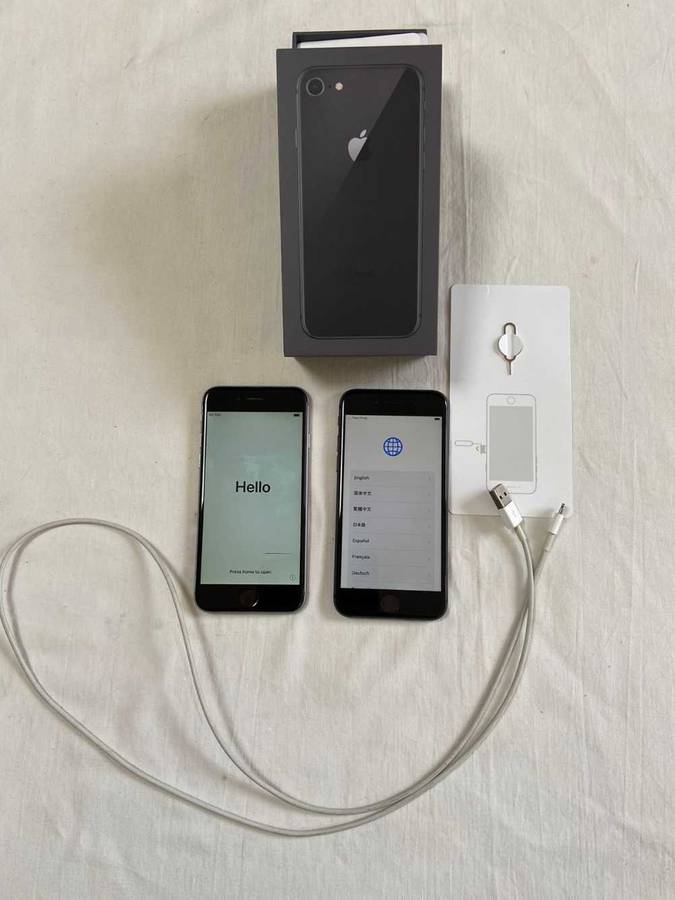 2 Apple iphones for sale: 1 × iphone 6 and 1 × iphone 8.