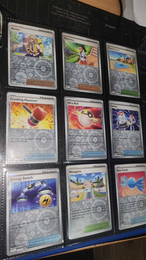 AUCTION - 36 ORIGINAL HOLOGRAPHIC POKEMON CARDS