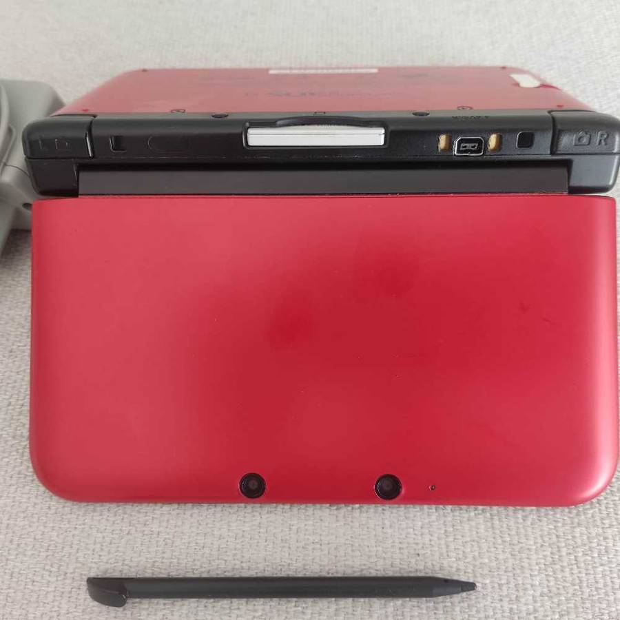 Nintendo 3ds XL Console +Charger