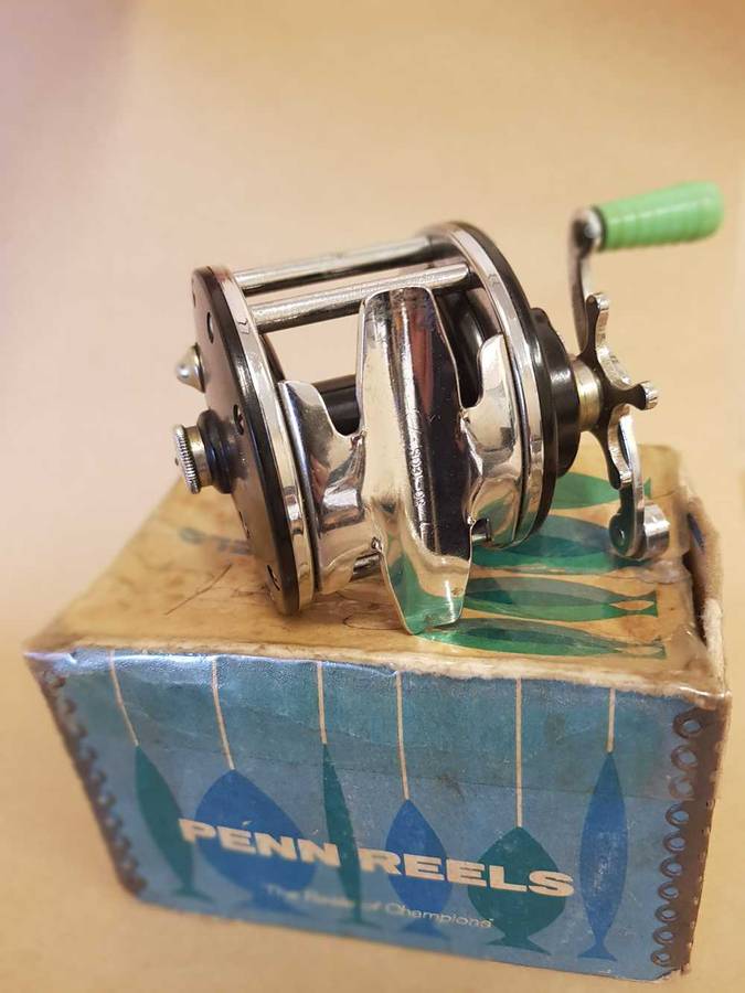 Penn 180 . Backelite spool. Including original box.