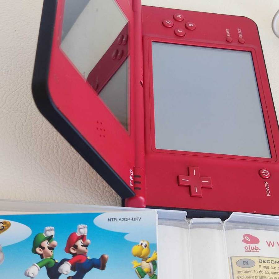 Nintendo Dsi XL console Super Mario Bros 25th anniversary edition +Game