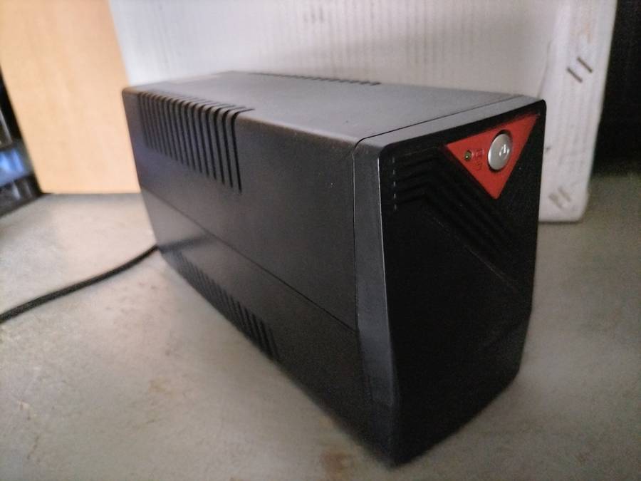 Nova Neptune 700 UPS