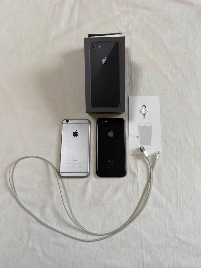 2 Apple iphones for sale: 1 × iphone 6 and 1 × iphone 8.
