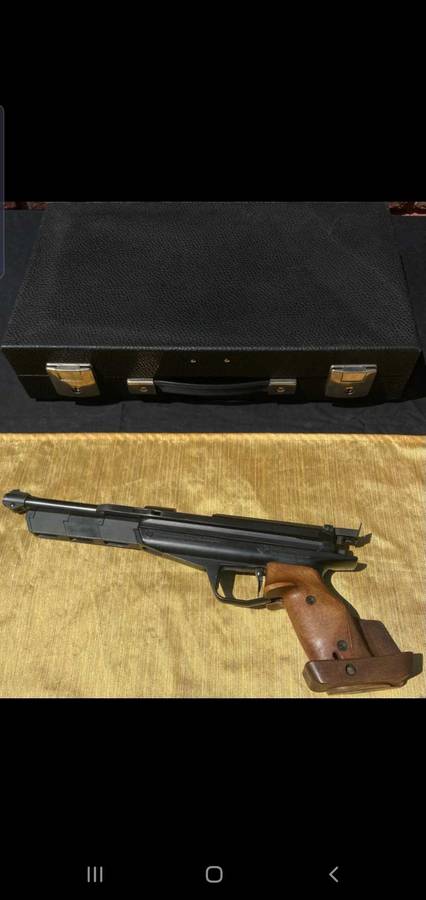 Feinwerkbau Model 80 Olympic air pistol Immaculate condition with case!!!