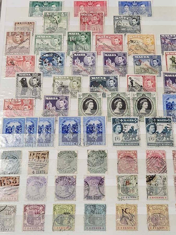 British Empire - HUGE value incl. many QVs - in Stunning 16-page Kabe album
