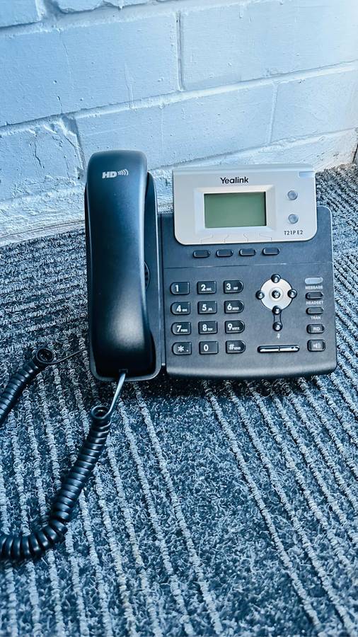 Yealink T21P E2 HD IP Phone POE (WTH POWER SUPPLY)