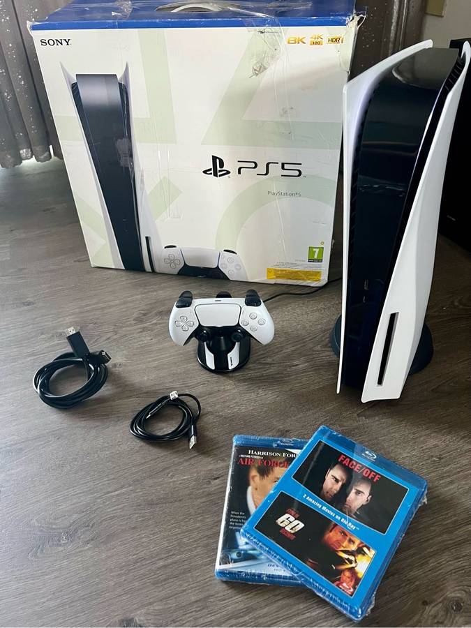 PS5 1TB Disc Edition Boxed + Controller + Charging dock + 2 DVDs