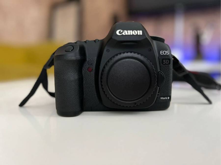 Canon 5D Mark II 21 Mega Pixel Full Frame Camera Body (Immaculate Condition)