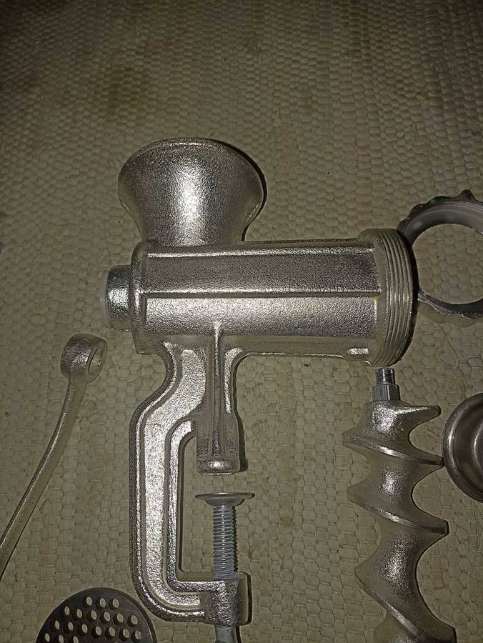 size 8 Mince meat Grinder.