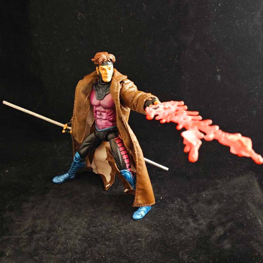 ToyBiz Marvel Legends Gambit and Rogue