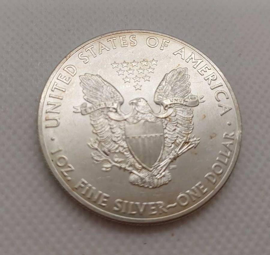 Qoz Silver Liberty coin