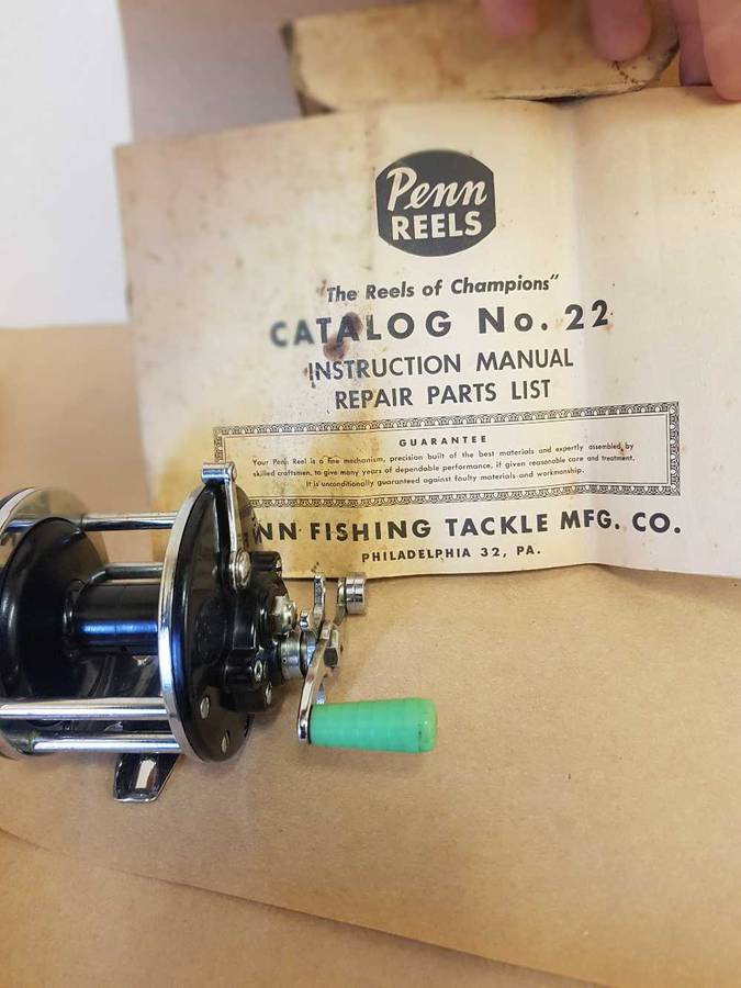 Penn 180 . Backelite spool. Including original box.