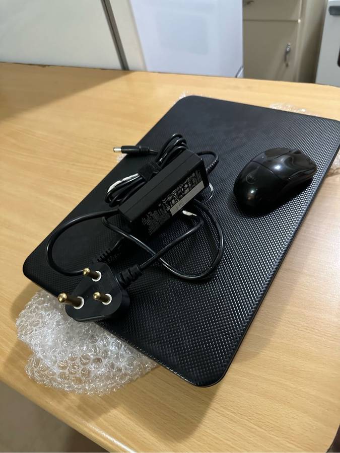 Dell Inspiron 15 3521 Laptop|8GB Memory|320Gb HDD| 1.5Ghz Celeron| Dell Wireless Mouse| Windows 10