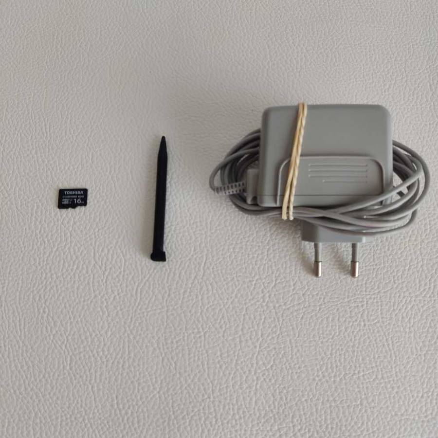 "New" Nintendo 2DSXL Console