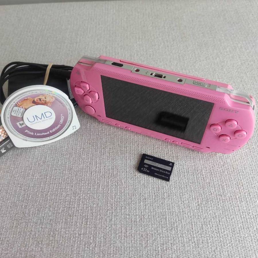 Playstation Portable (Psp) +original charger and games