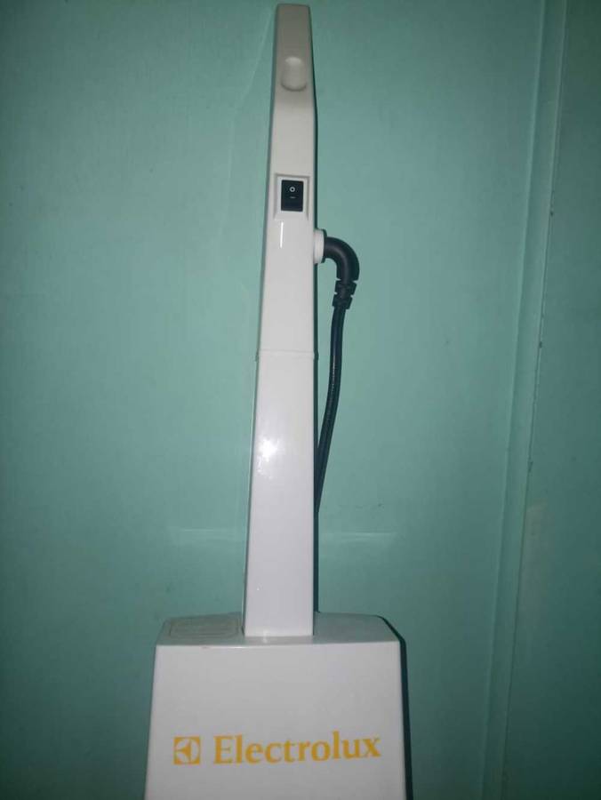 ELECTROLUX 6 in 1 carpet shampooer