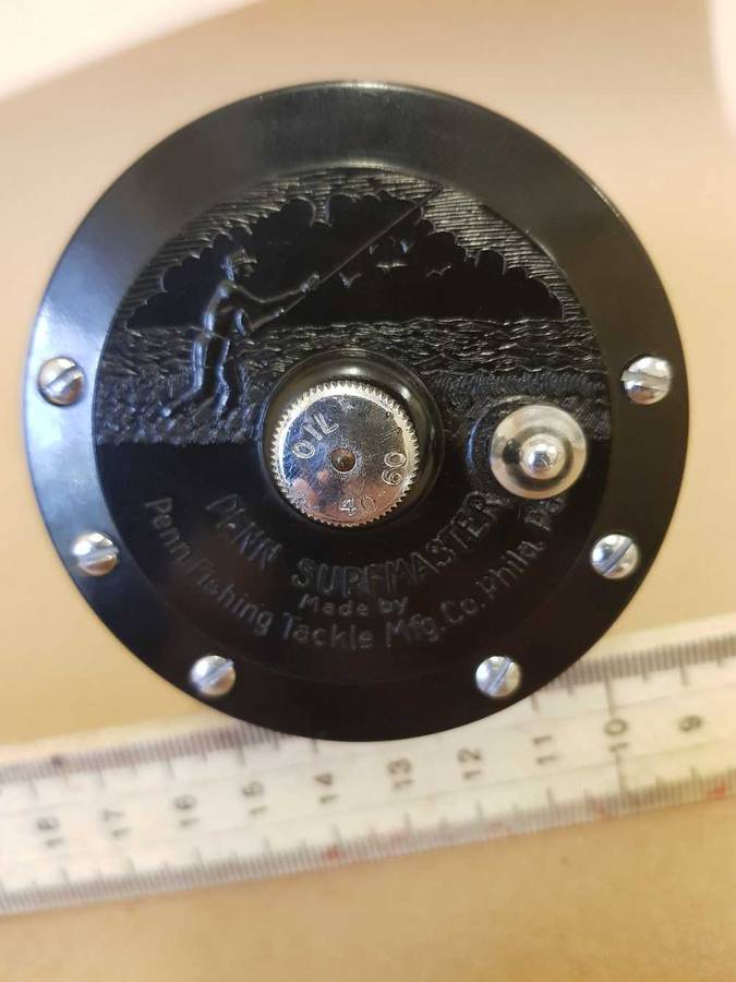 Penn 200 Surfmaster . Backelite spool.