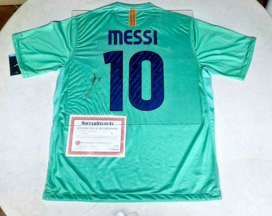 LIONEL MESSI Hand Signed Jersey Autographed Authentication