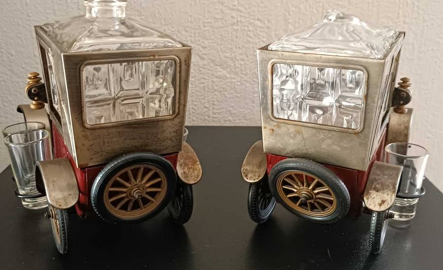 Wind up music vintage 1918 Ford truck model liquor decanter set
