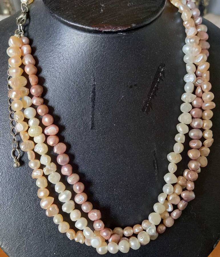 Freshwater Pearls Layered in Three Colour Tones