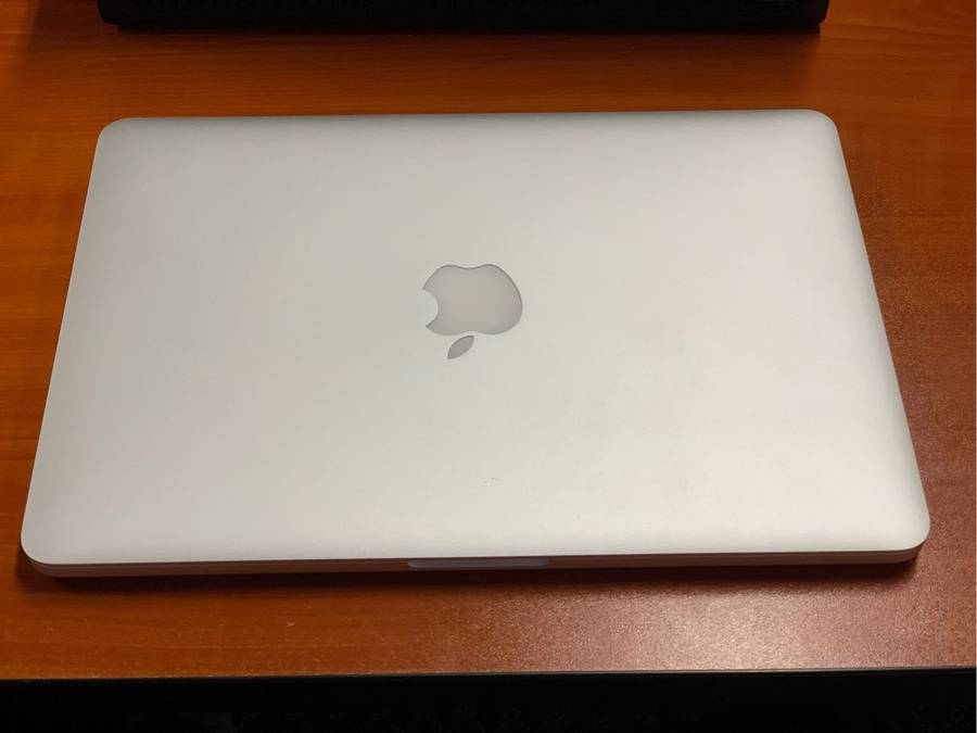 MacBook Pro (Retina display, 13 inch, Early 2015). Good Condition!!!