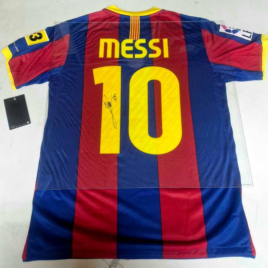Lionel Messi Authentic Signed Soccer Jersey Barcelona