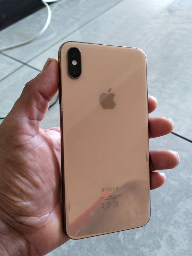 iPhone Xs Max 512GB Rose Gold mint condition (Pre owned)