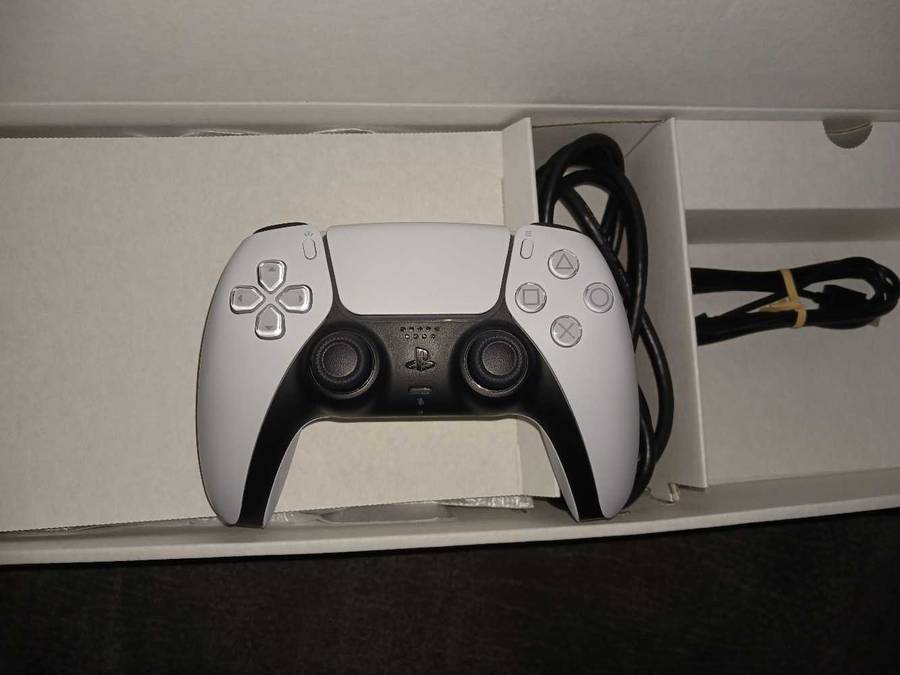 PS5 DISC EDITION IN PERFECT CONDITION