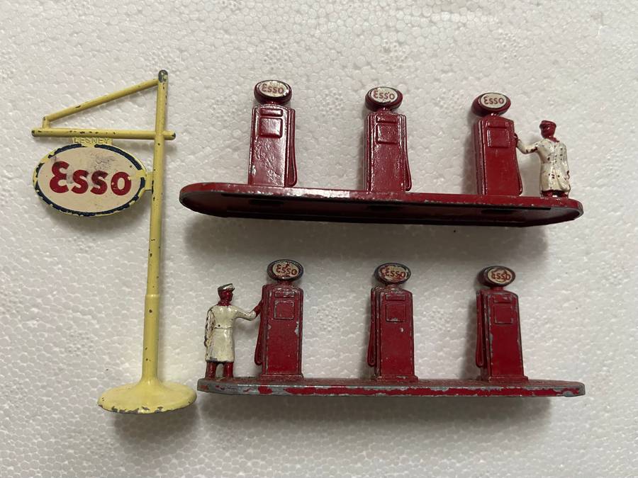 Matchbox  esso pumps