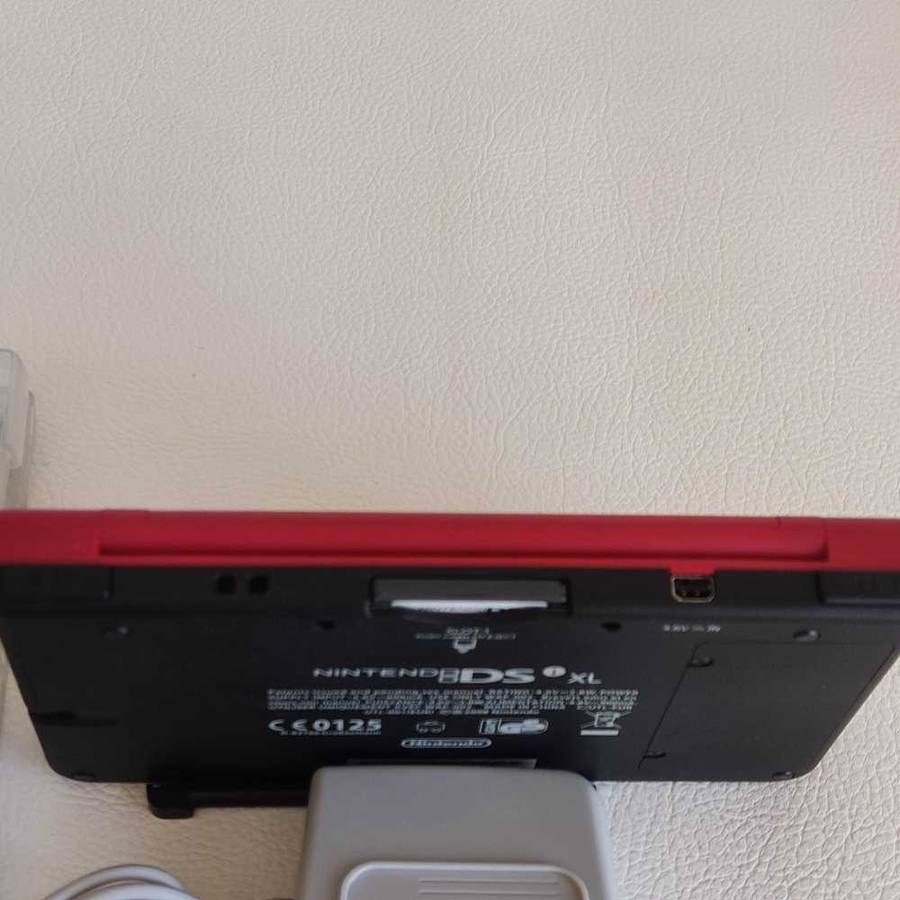 Nintendo Dsi XL console Super Mario Bros 25th anniversary edition +Game