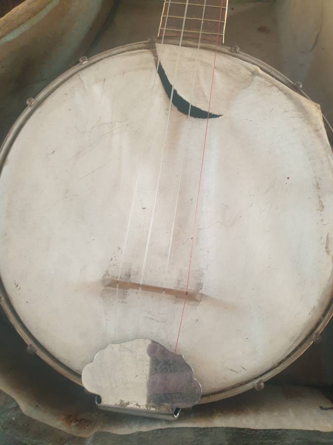 Gibson banjo ukele from the 1920`s in original case