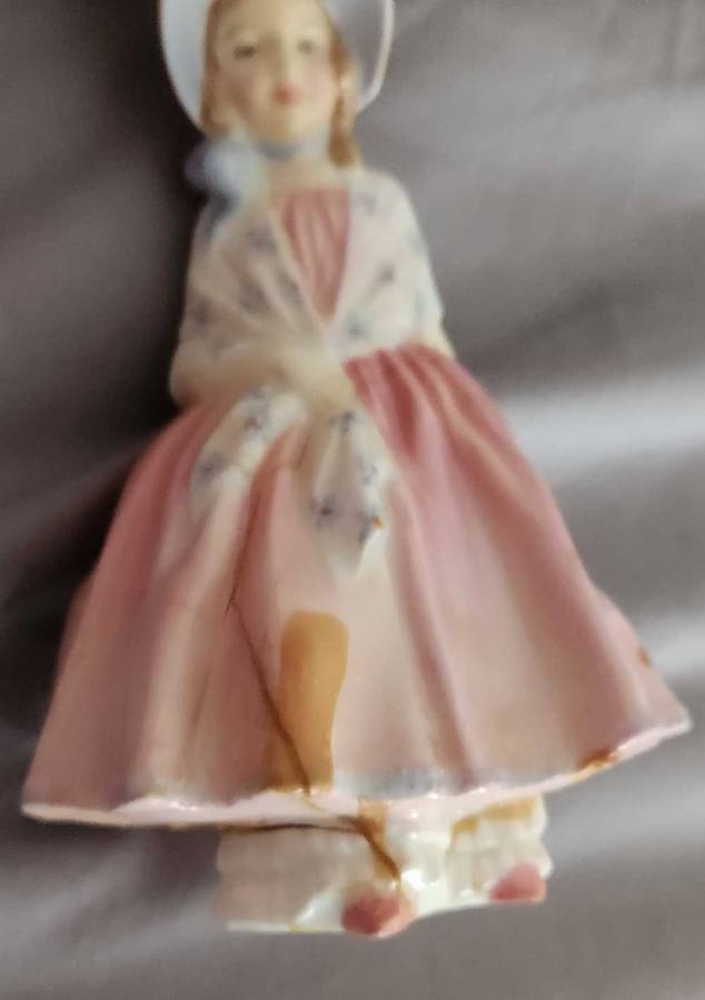 Rare and highly collectable porcelain figurines - please read