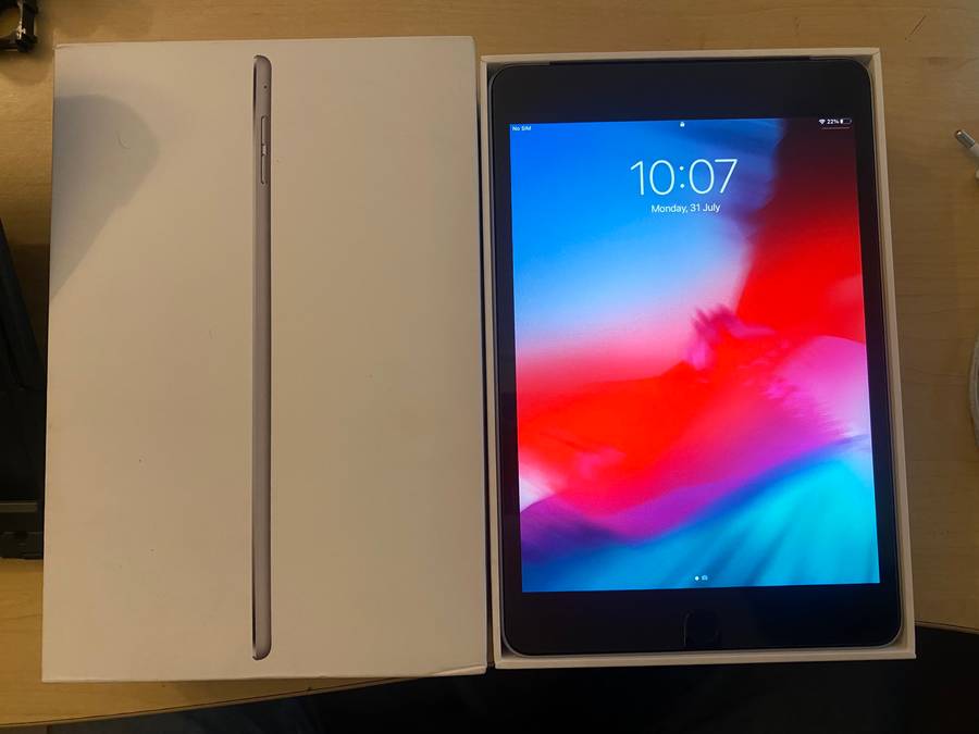 iPad Mini 4 (128GB Wi-Fi + Cellular)