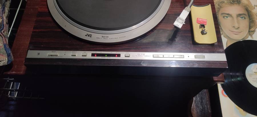 JVC QL-Y5F TURNTABLE
