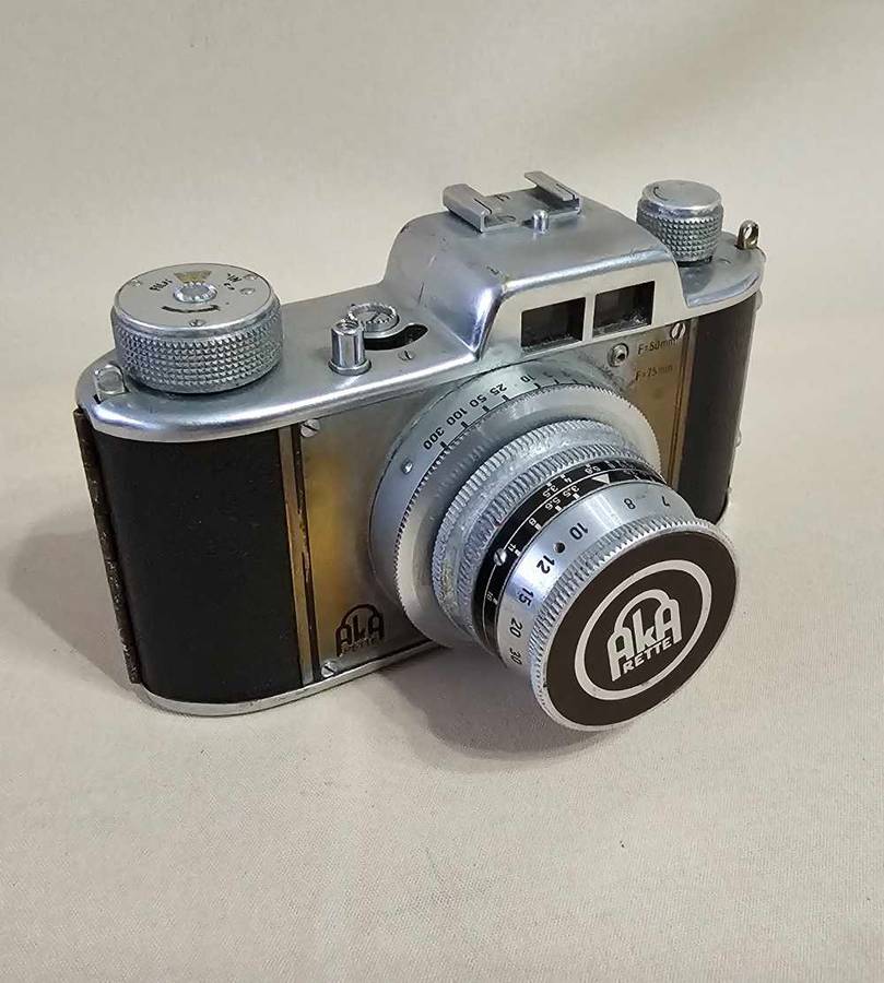Vintage AKA AKARELLE Schneider Camera