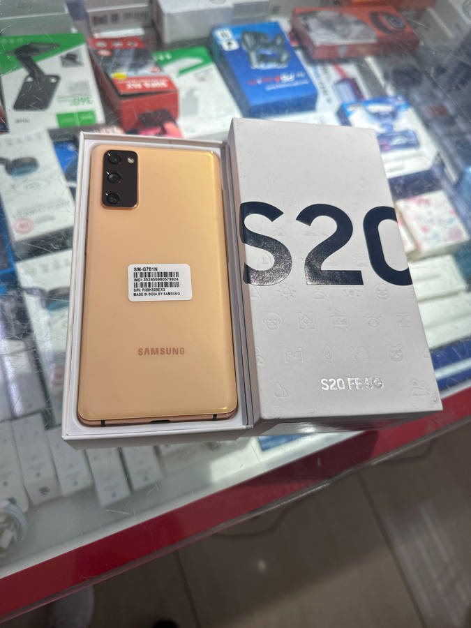 SAMSUNG S20FE GOLD COLOUR 128GB