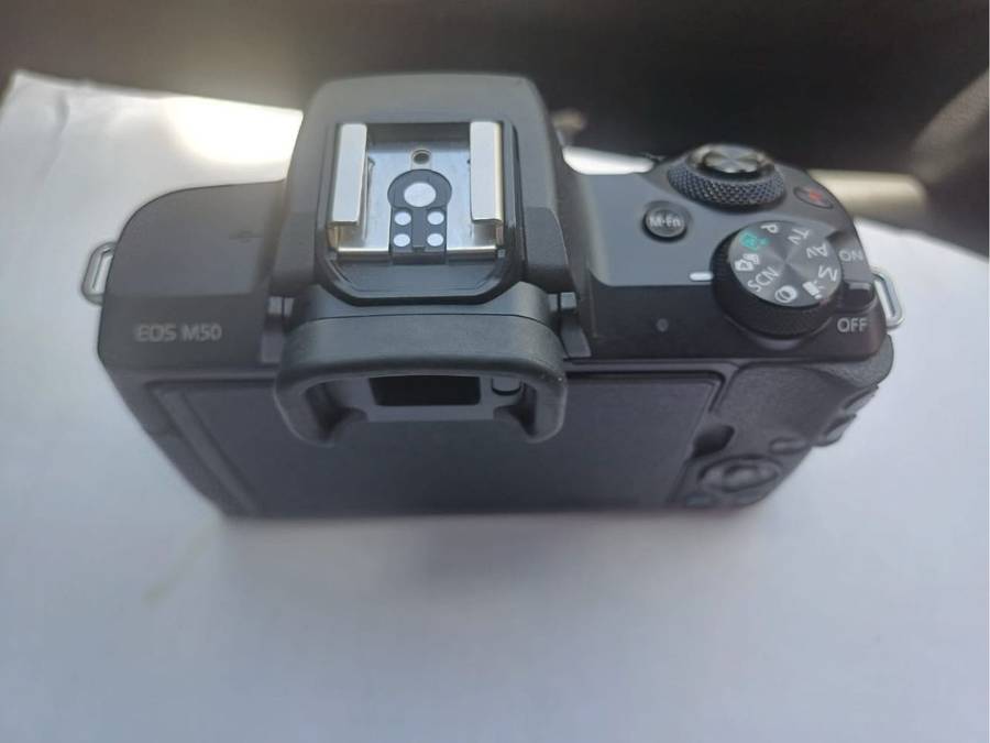 CANON EOS M50 MIRRORLESS CAMERA W/ 15-45MM + EF 75-300mm 1:4-5.6 III Lens & Many Extras Worth R7k!!!