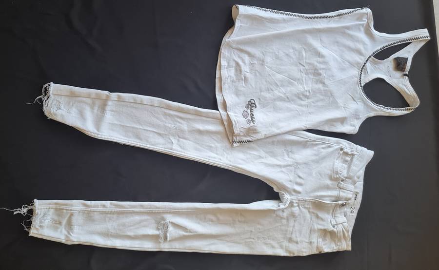 Guess sleeveless top & white jeans