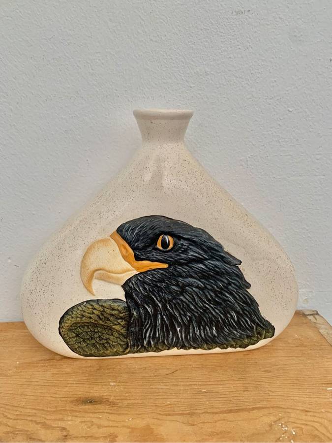 #92 Interesting handpainted hawk / eagle decanter