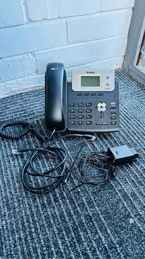 Yealink T21P E2 HD IP Phone POE (WTH POWER SUPPLY)
