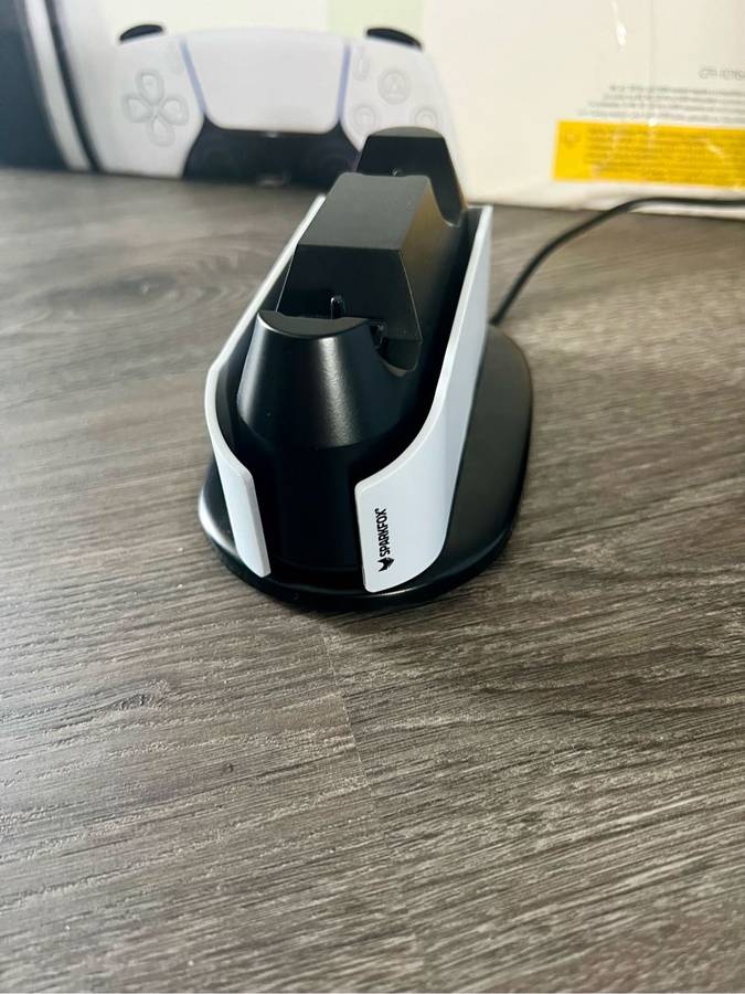 PS5 1TB Disc Edition Boxed + Controller + Charging dock + 2 DVDs